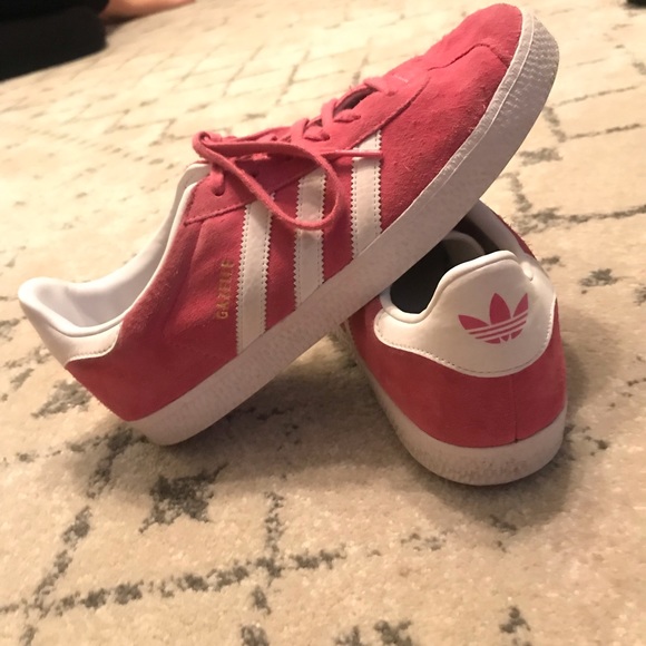 {keywor d} adidas gazelle suede